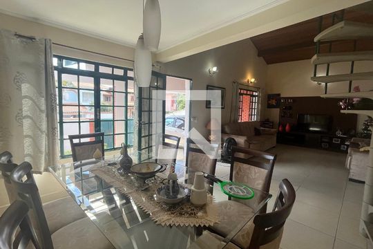 Casa à venda com 4 quartos, 295m² em Cidade Universitária, Campinas