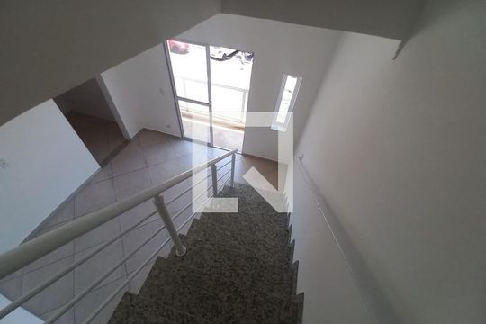 Sala de casa de condomínio para alugar com 3 quartos, 108m² em Catiapoa, São Vicente