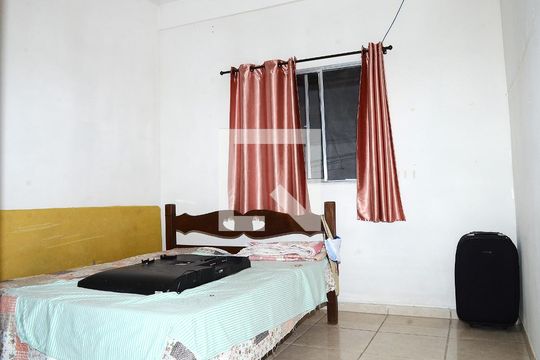 Quarto 1 de casa para alugar com 1 quarto, 70m² em Belmonte, Belo Horizonte