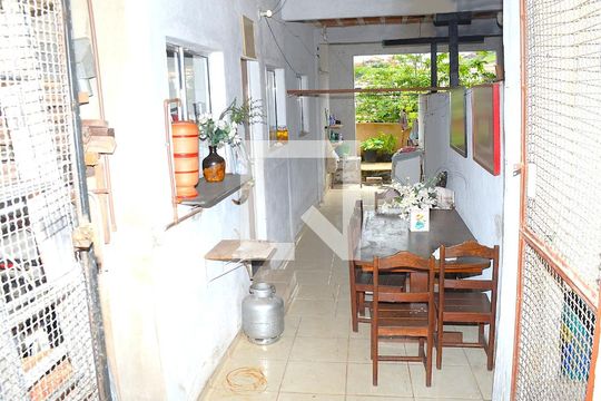 entrada de casa para alugar com 1 quarto, 70m² em Belmonte, Belo Horizonte