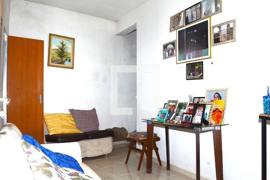Sala de casa para alugar com 1 quarto, 70m² em Belmonte, Belo Horizonte