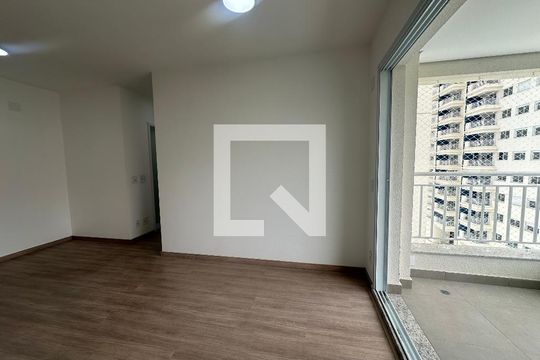 Sala de apartamento para alugar com 3 quartos, 70m² em Jardim Esperanca, Barueri