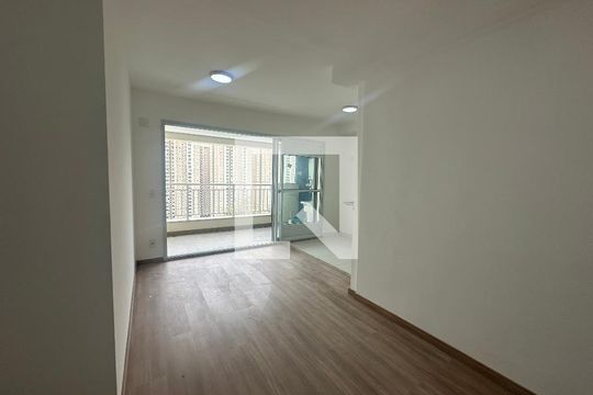Sala de apartamento para alugar com 3 quartos, 70m² em Jardim Esperanca, Barueri
