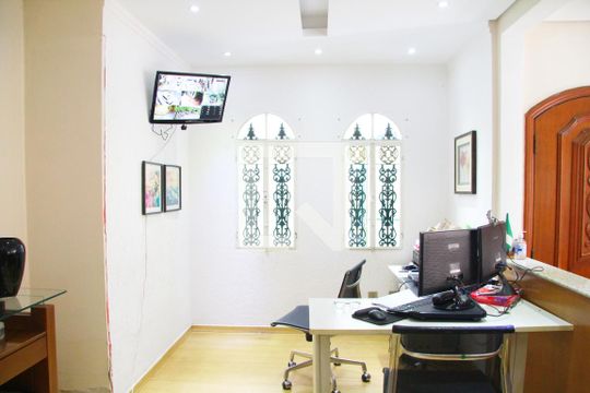 Sala  de casa para alugar com 4 quartos, 260m² em Vila Rosalia, Guarulhos