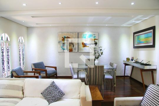 Sala  de casa para alugar com 4 quartos, 260m² em Vila Rosalia, Guarulhos