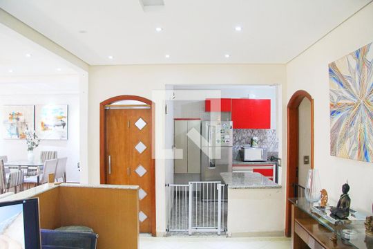 Sala  de casa para alugar com 4 quartos, 260m² em Vila Rosalia, Guarulhos