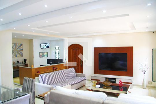 Sala  de casa para alugar com 4 quartos, 260m² em Vila Rosalia, Guarulhos