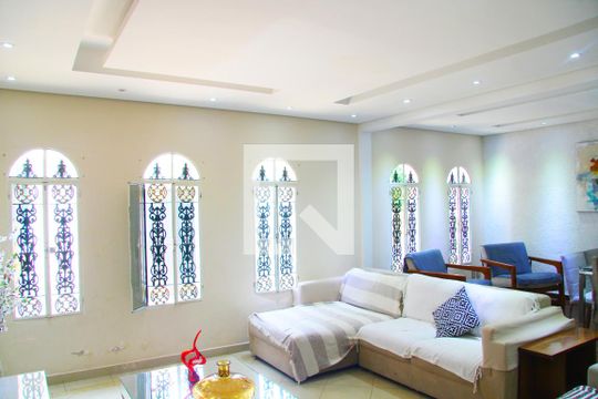 Sala  de casa para alugar com 4 quartos, 260m² em Vila Rosalia, Guarulhos