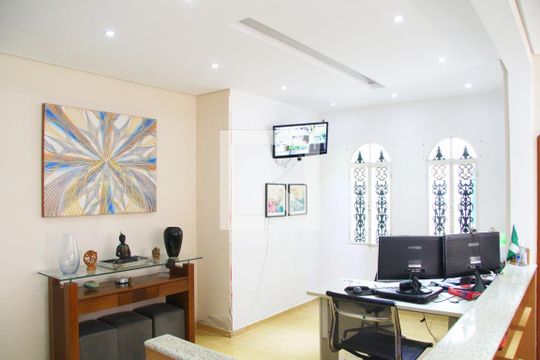Sala  de casa para alugar com 4 quartos, 260m² em Vila Rosalia, Guarulhos