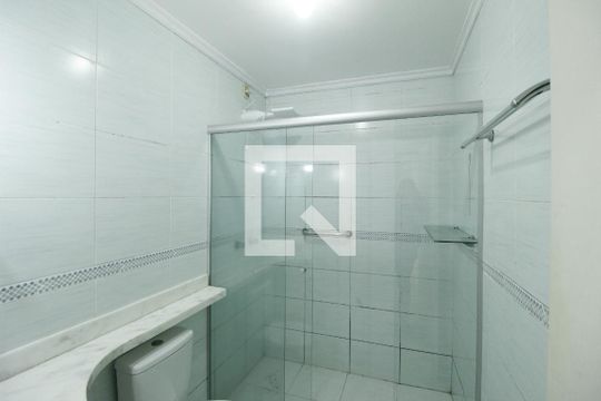 Banheiro de apartamento à venda com 3 quartos, 82m² em Floresta, Porto Alegre