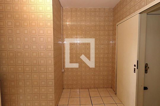 Cozinha  de apartamento à venda com 2 quartos, 68m² em Mont Serrat, Porto Alegre