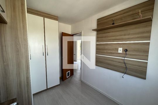 Quarto 1 de apartamento para alugar com 2 quartos, 45m² em Cascadura, Rio de Janeiro