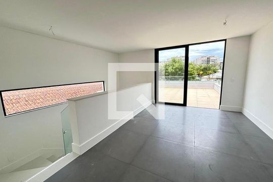 Casa à venda com 4 quartos, 350m² em Barra da Tijuca, Rio de Janeiro