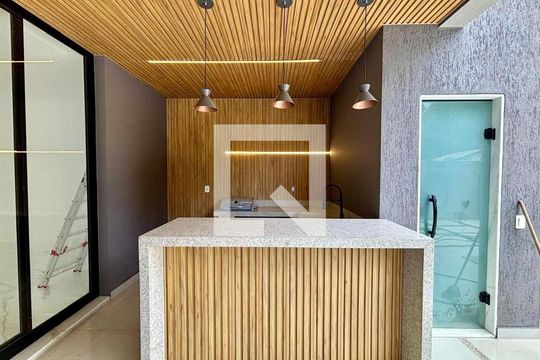Casa à venda com 4 quartos, 350m² em Barra da Tijuca, Rio de Janeiro