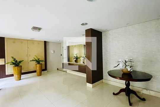 Hall de entrada de apartamento à venda com 3 quartos, 145m² em Jardim Flor da Montanha, Guarulhos