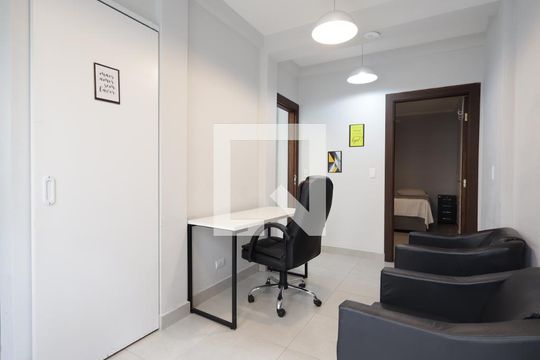 Sala de kitnet/studio para alugar com 1 quarto, 30m² em Jardim Leonor, São Paulo