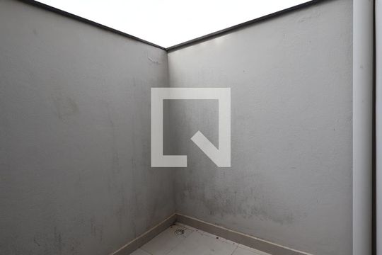 Quintal de kitnet/studio para alugar com 1 quarto, 30m² em Jardim Leonor, São Paulo