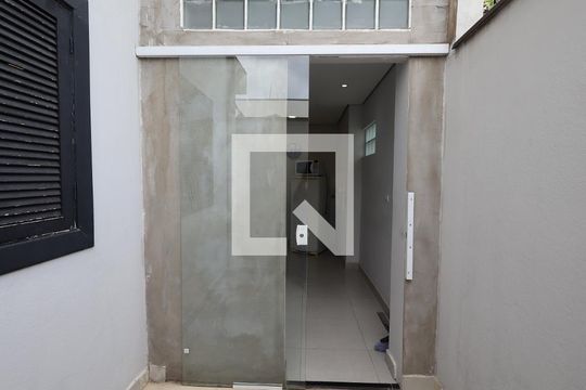 Quintal de kitnet/studio para alugar com 1 quarto, 30m² em Jardim Leonor, São Paulo