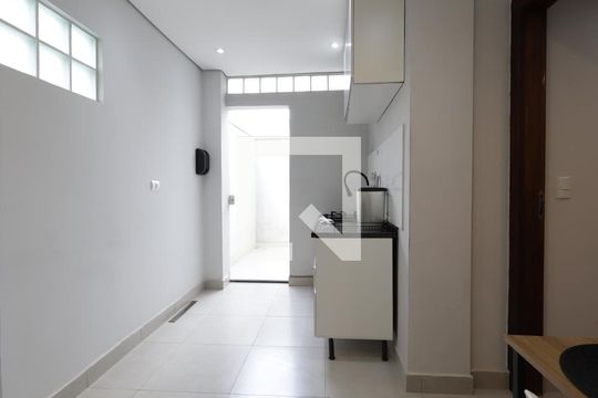 Cozinha de kitnet/studio para alugar com 1 quarto, 30m² em Jardim Leonor, São Paulo