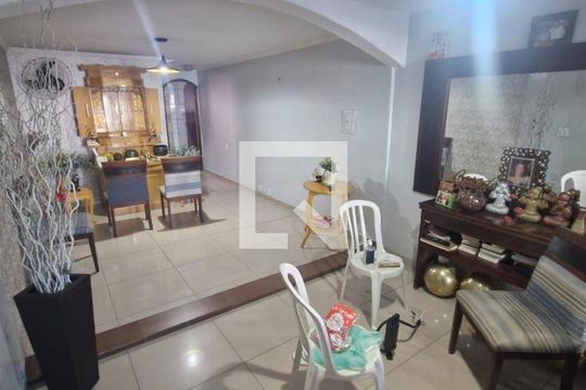Casa à venda com 4 quartos, 210m² em Vila Silvia, São Paulo