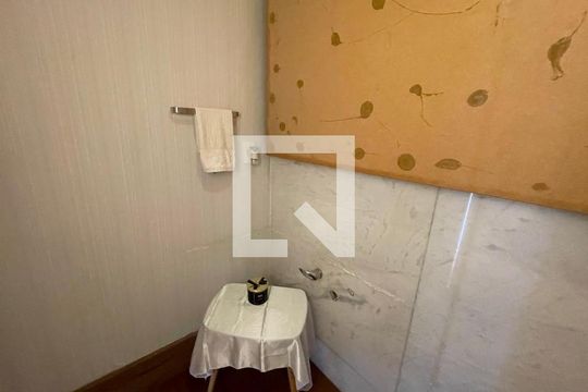 Banheiro de apartamento para alugar com 4 quartos, 320m² em Jardim Maua, Novo Hamburgo