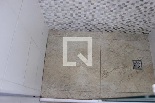Banheiro de apartamento à venda com 2 quartos, 44m² em Jardim Gracinda, Guarulhos