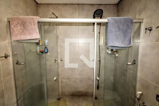 banheiro 4 de casa de condomínio à venda com 5 quartos, 315m² em Res Jambreiro, Nova Lima