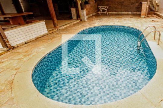 Piscina de casa de condomínio à venda com 5 quartos, 315m² em Res Jambreiro, Nova Lima