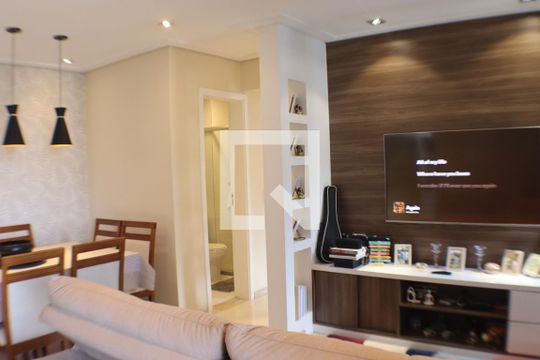 Sala de apartamento à venda com 2 quartos, 74m² em Jardim Tupanci, Barueri