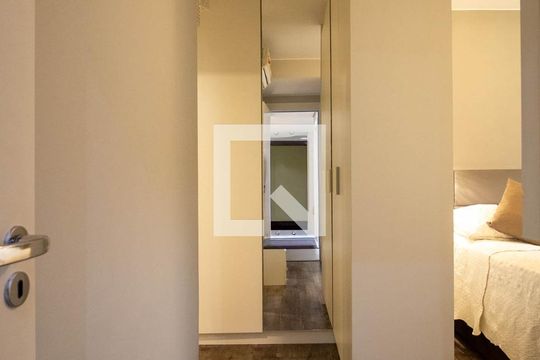 Corredor de apartamento à venda com 2 quartos, 65m² em Jardim Vazani, São Paulo