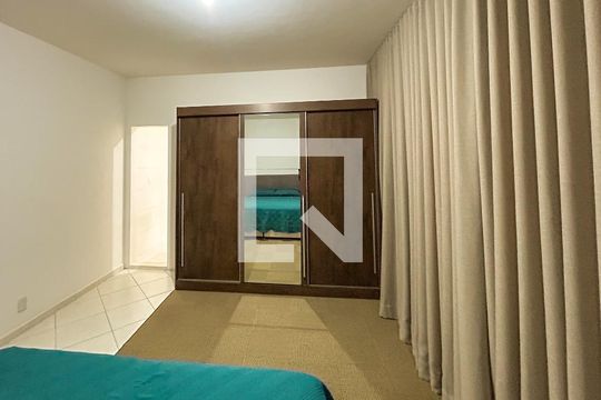 Casa à venda com 6 quartos, 300m² em Planalto, Belo Horizonte