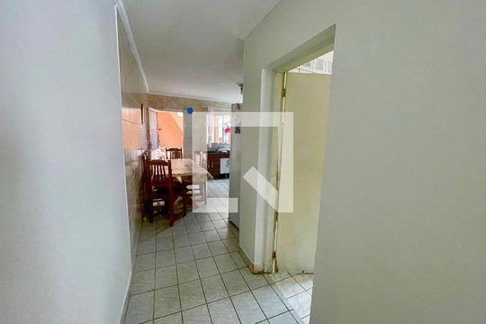 Corredor de casa à venda com 2 quartos, 160m² em Vale dos Machados, Guarulhos