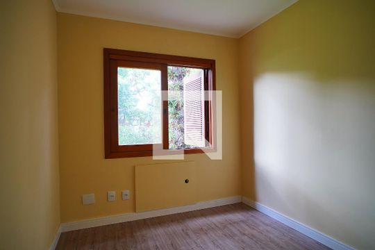 Quarto 2 de apartamento para alugar com 2 quartos, 95m² em Chácara das Pedras, Porto Alegre