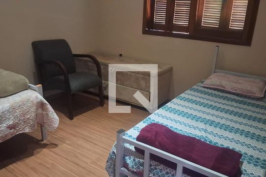 Casa à venda com 6 quartos, 300m² em Harmonia, Canoas