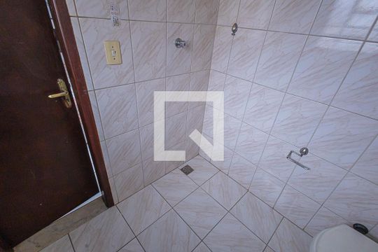 Banheiro da Suíte de casa à venda com 5 quartos, 250m² em Alípio de Melo, Belo Horizonte