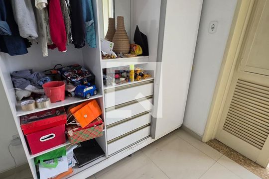 Quarto de apartamento à venda com 2 quartos, 60m² em Imperial de São Cristóvão, Rio de Janeiro