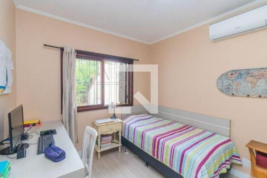 Quarto 3 de casa à venda com 4 quartos, 1874m² em São José, São Leopoldo