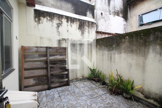 Antessala dos Quartos - Área Externa de casa para alugar com 3 quartos, 175m² em Taquara, Rio de Janeiro