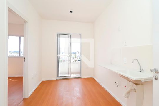Sala/Cozinha de kitnet/studio para alugar com 1 quarto, 24m² em Itaquera, São Paulo