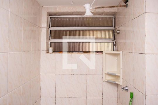Banheiro de apartamento à venda com 2 quartos, 55m² em Conceição, Diadema