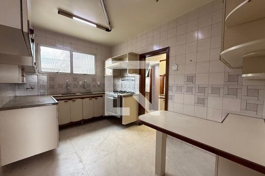 Apartamento para alugar com 4 quartos, 147m² em Sion, Belo Horizonte