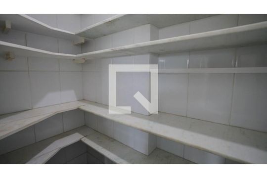 Apartamento para alugar com 4 quartos, 240m² em Belvedere, Belo Horizonte