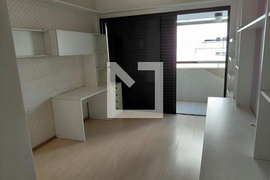Apartamento para alugar com 3 quartos, 220m² em Sumaré, São Paulo