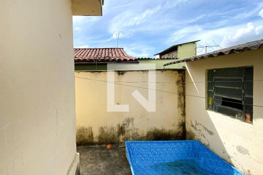 Quintal de casa à venda com 2 quartos, 150m² em União, Belo Horizonte