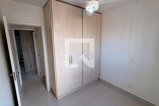 Quarto de apartamento à venda com 3 quartos, 77m² em Jardim Messina, Jundiaí