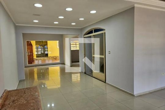 Casa à venda com 4 quartos, 280m² em Jardim Maria Rosa, Taboão da Serra