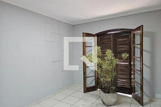 Casa à venda com 4 quartos, 280m² em Jardim Maria Rosa, Taboão da Serra