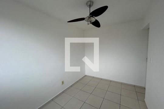 Quarto 1 de apartamento para alugar com 2 quartos, 44m² em Honório Gurgel, Rio de Janeiro