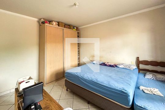 Casa à venda com 5 quartos, 365m² em Rio Branco, Belo Horizonte