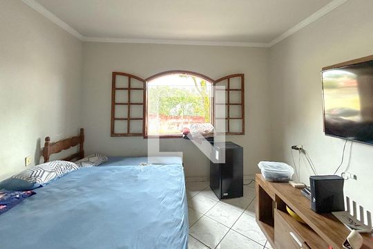 Casa à venda com 5 quartos, 365m² em Rio Branco, Belo Horizonte